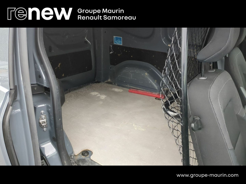 RENAULT Kangoo Van d’occasion à vendre à FONTAINEBLEAU chez DPL - GARAGE DU CENTRE (Photo 10)